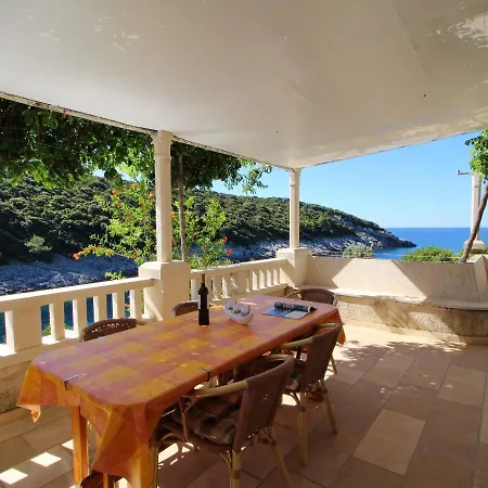 Silent Bay Apartment